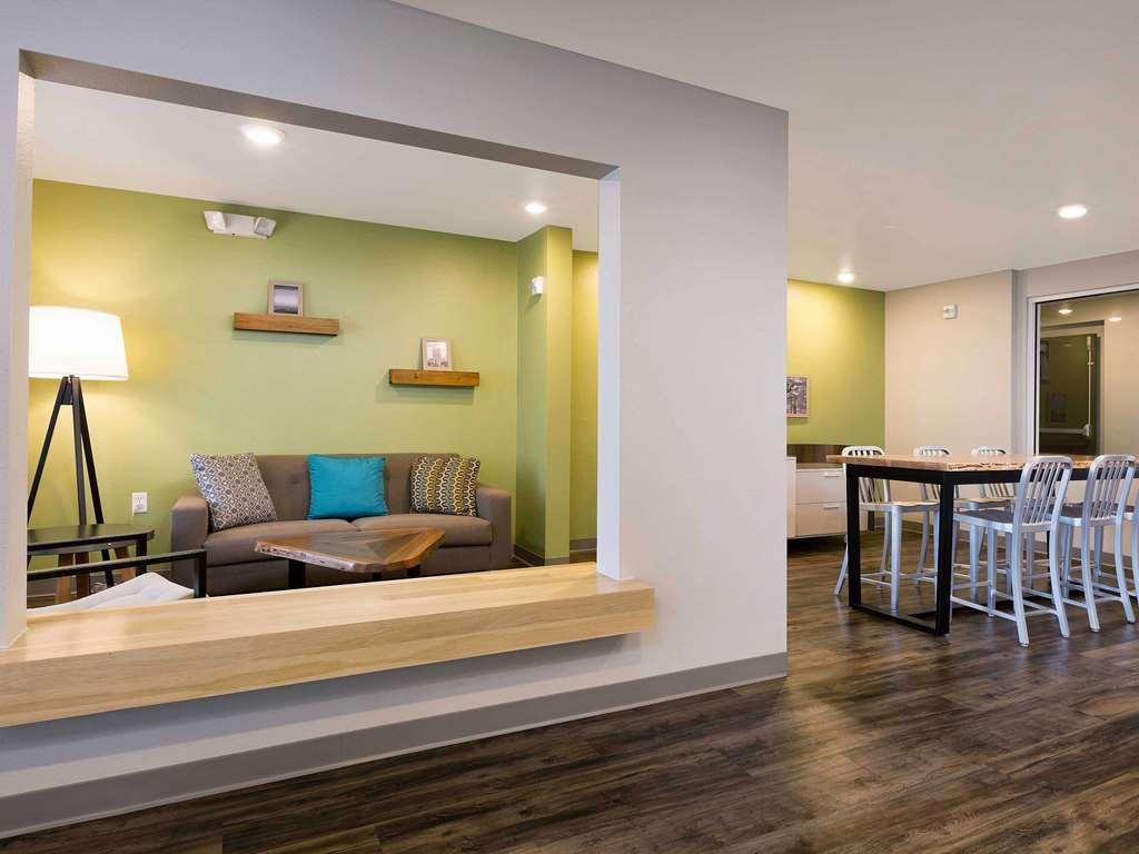 Woodspring Suites Chicago Tinley Park Interior photo